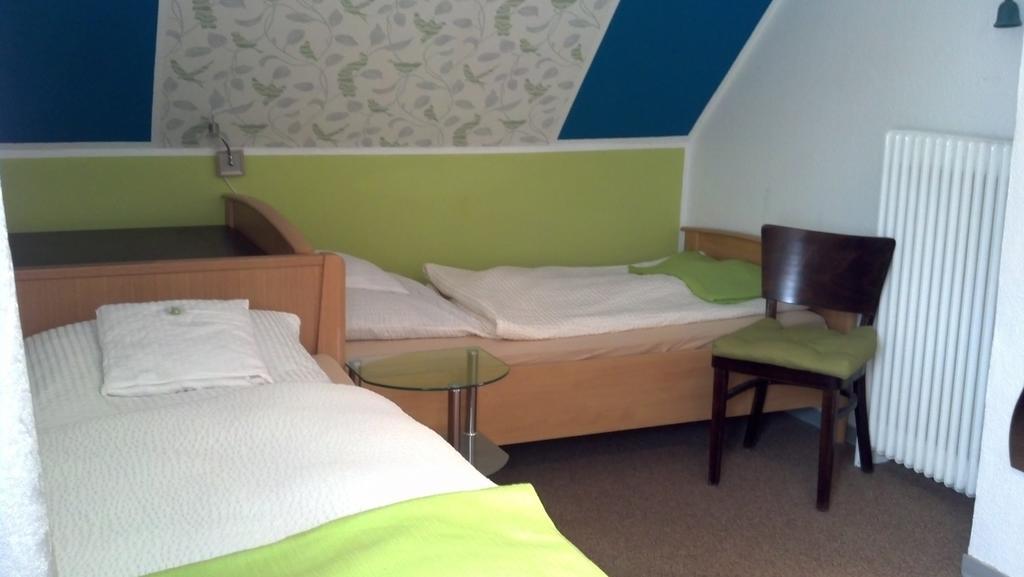 Pension Neuenrade Zimmer foto